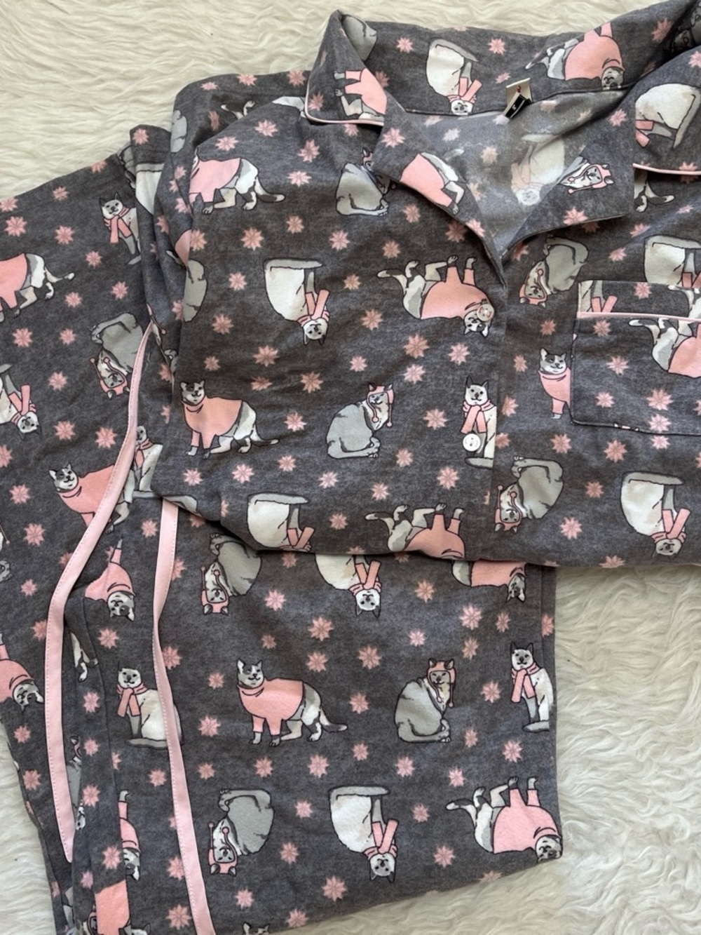Women’s Grey & Pink Cat-Print Pajama Set